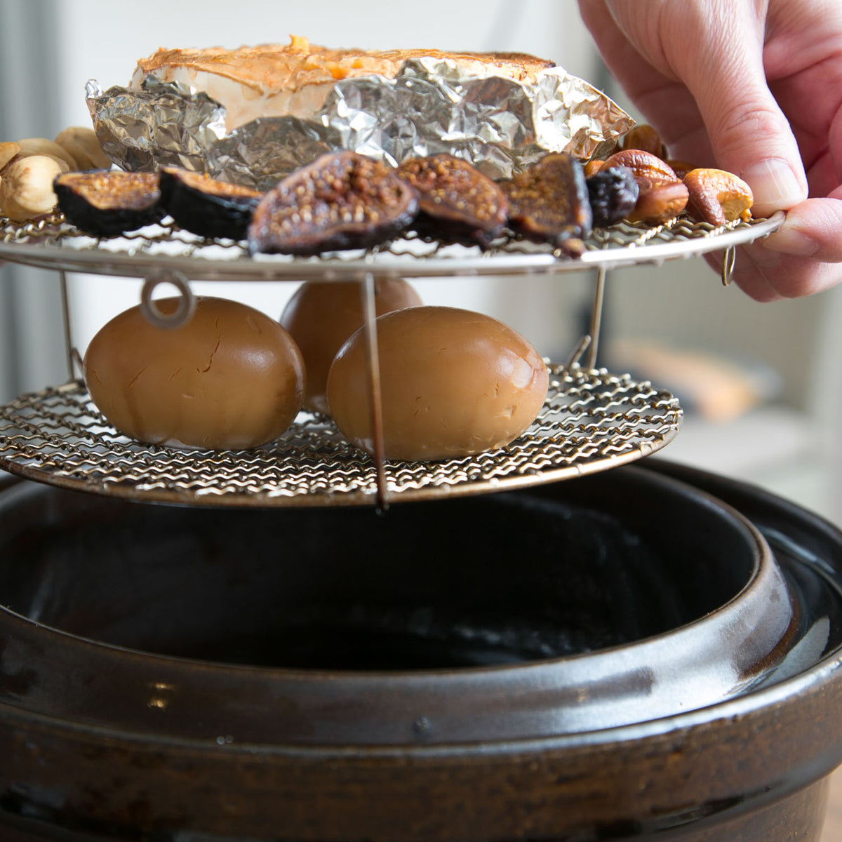Ibushi Gin - Donabe Smoker-Clay Hot Pot-Nagatani-en-JINEN